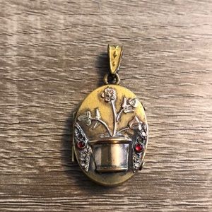 Antique vintage Victorian gold pendant